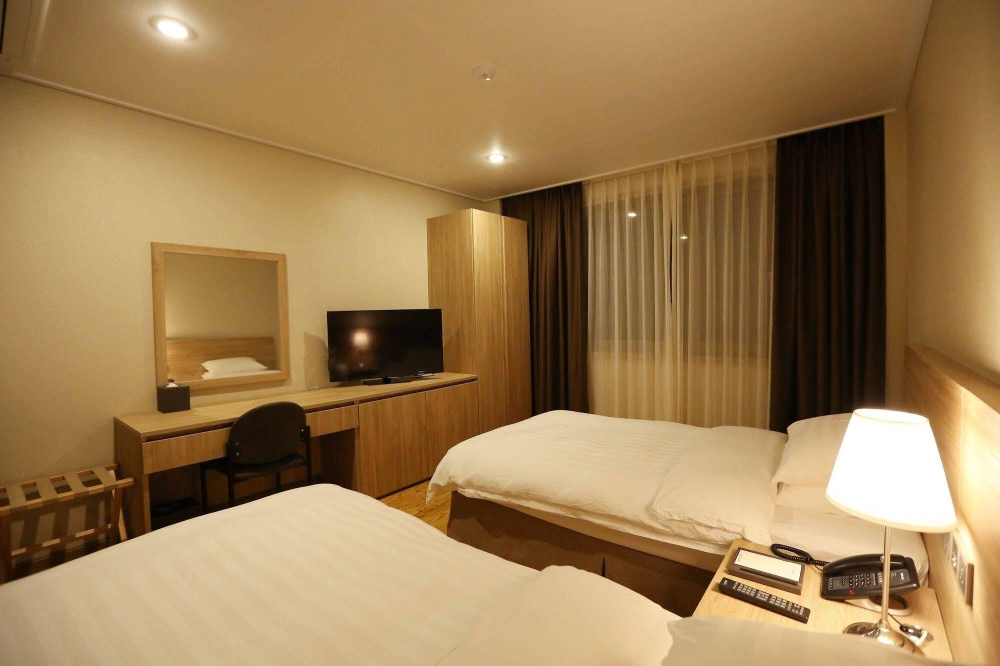 Palgong Emillia Hotel 大邱 エクステリア 写真