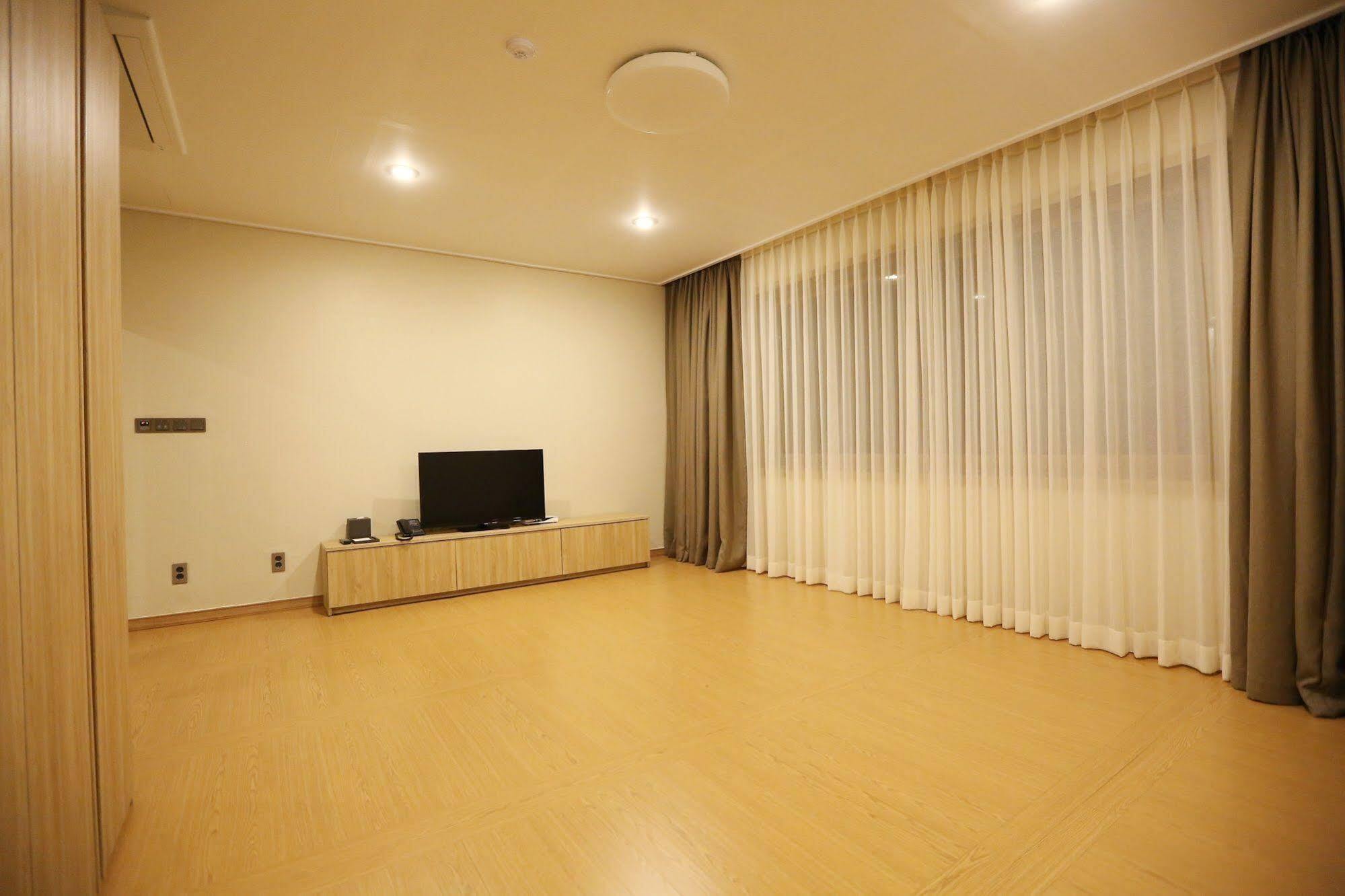 Palgong Emillia Hotel 大邱 エクステリア 写真