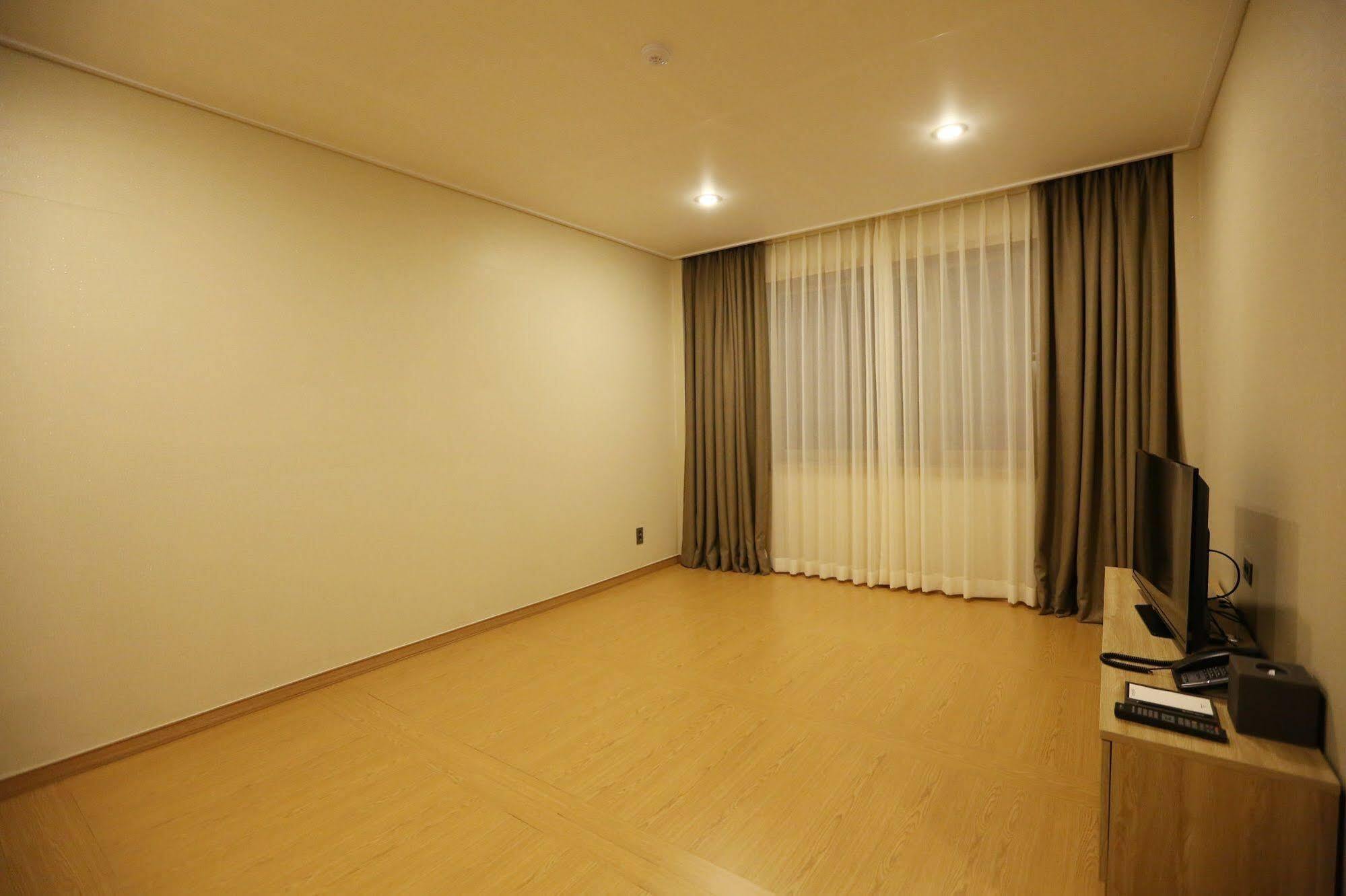 Palgong Emillia Hotel 大邱 エクステリア 写真