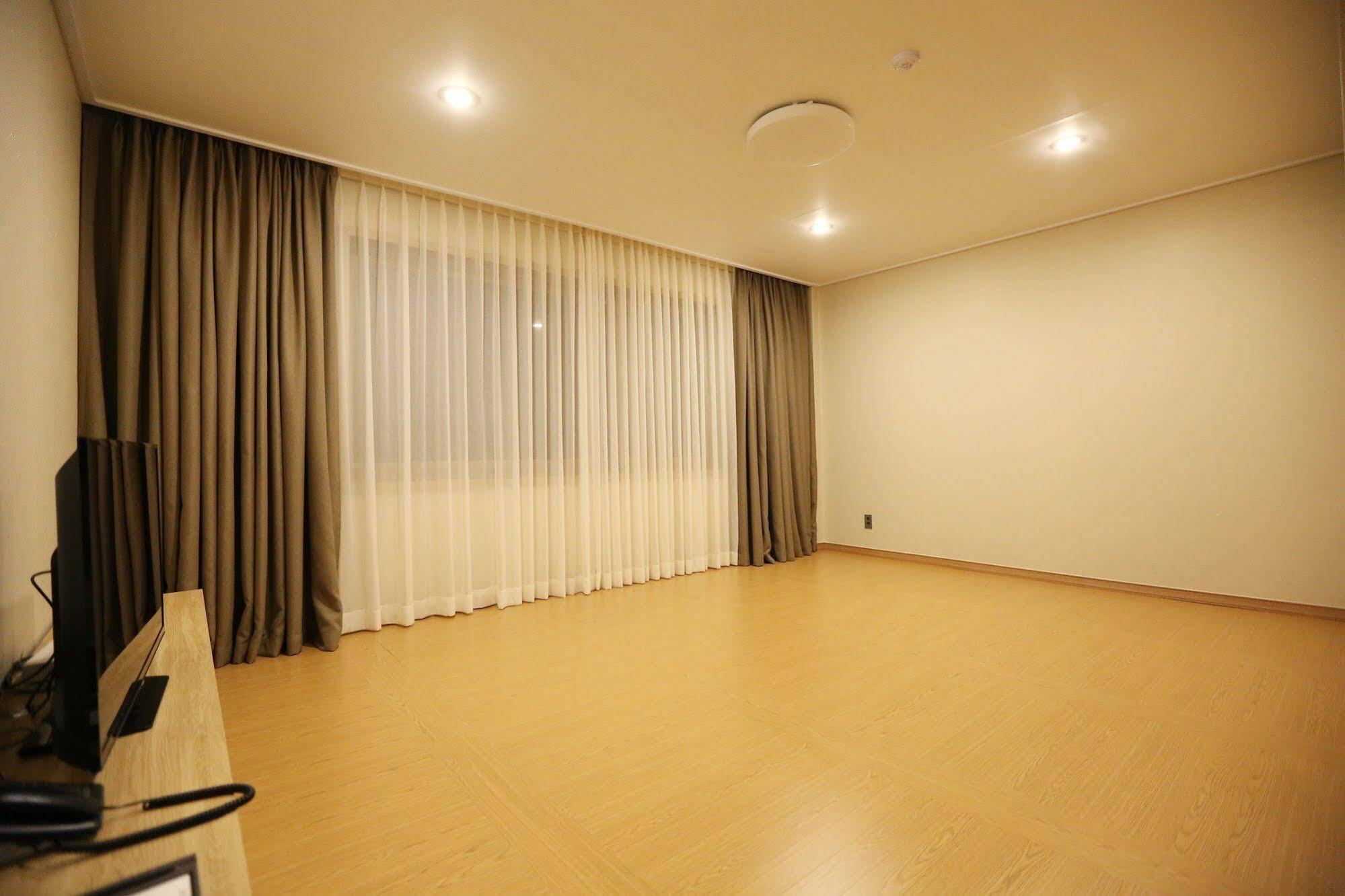 Palgong Emillia Hotel 大邱 エクステリア 写真
