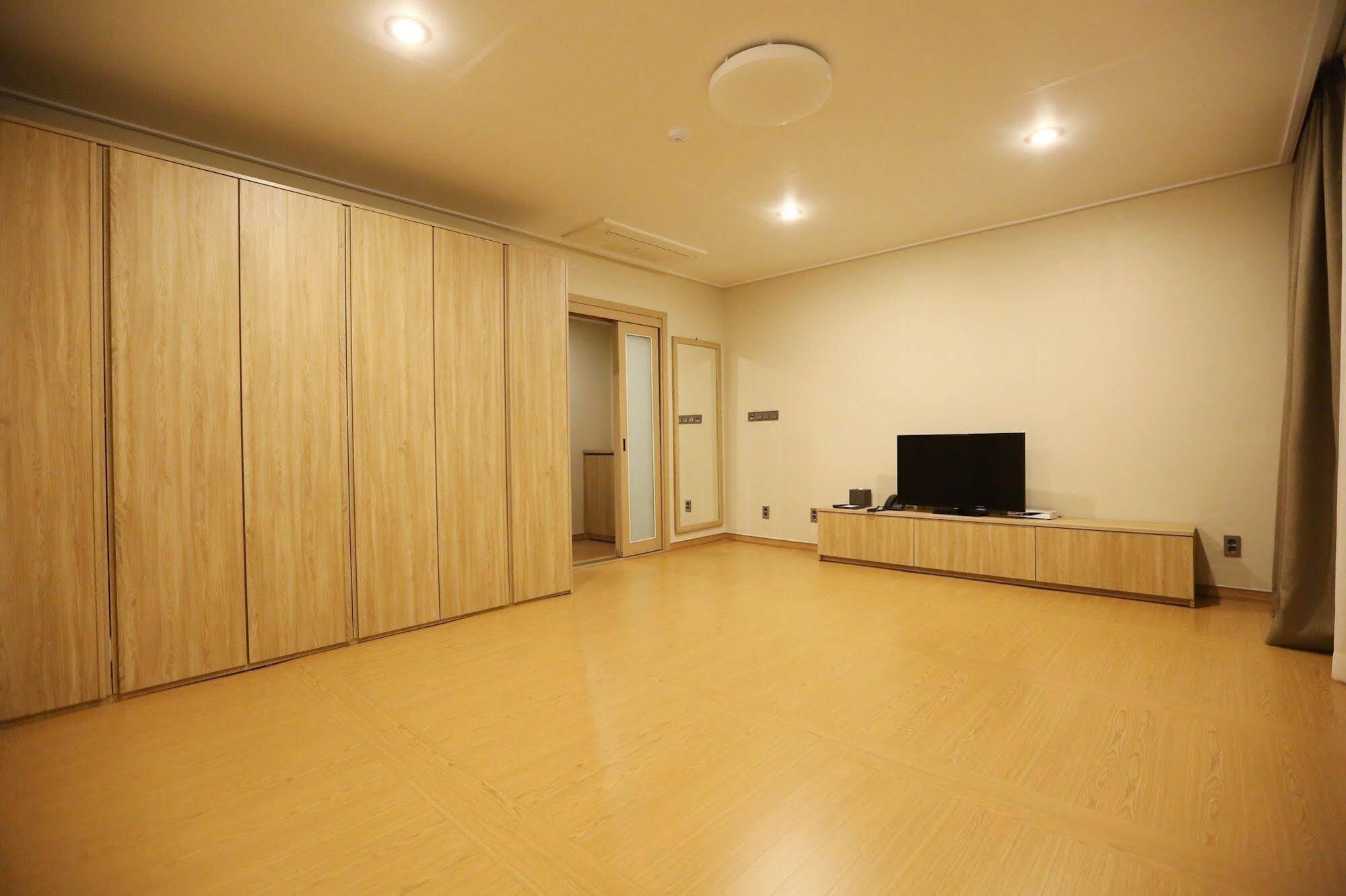Palgong Emillia Hotel 大邱 エクステリア 写真